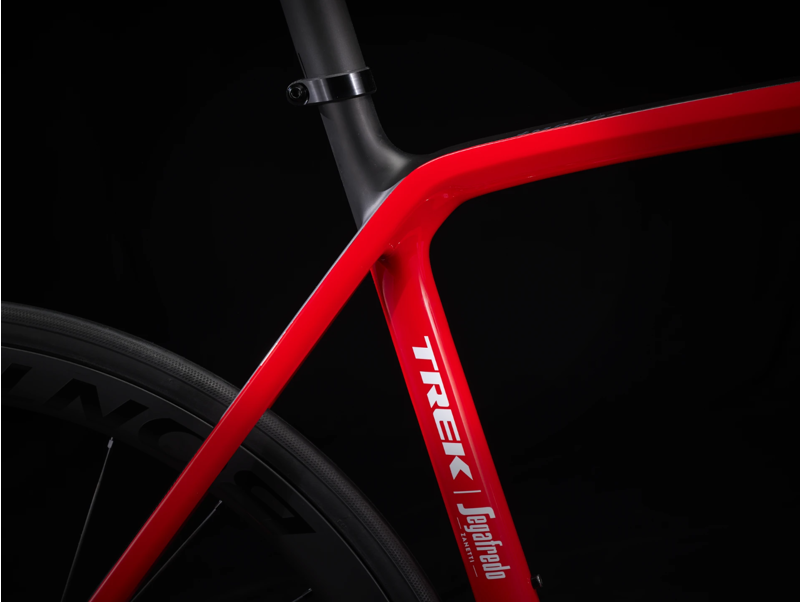 Trek Emonda SLR 6 eTap Carbon Road Bike 2024 in Viper Red-4